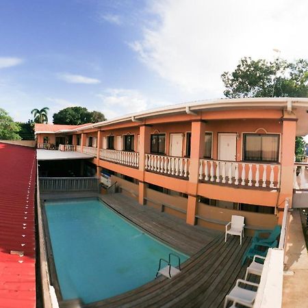 Uw Oasis Hotel La Ceiba Exteriér fotografie