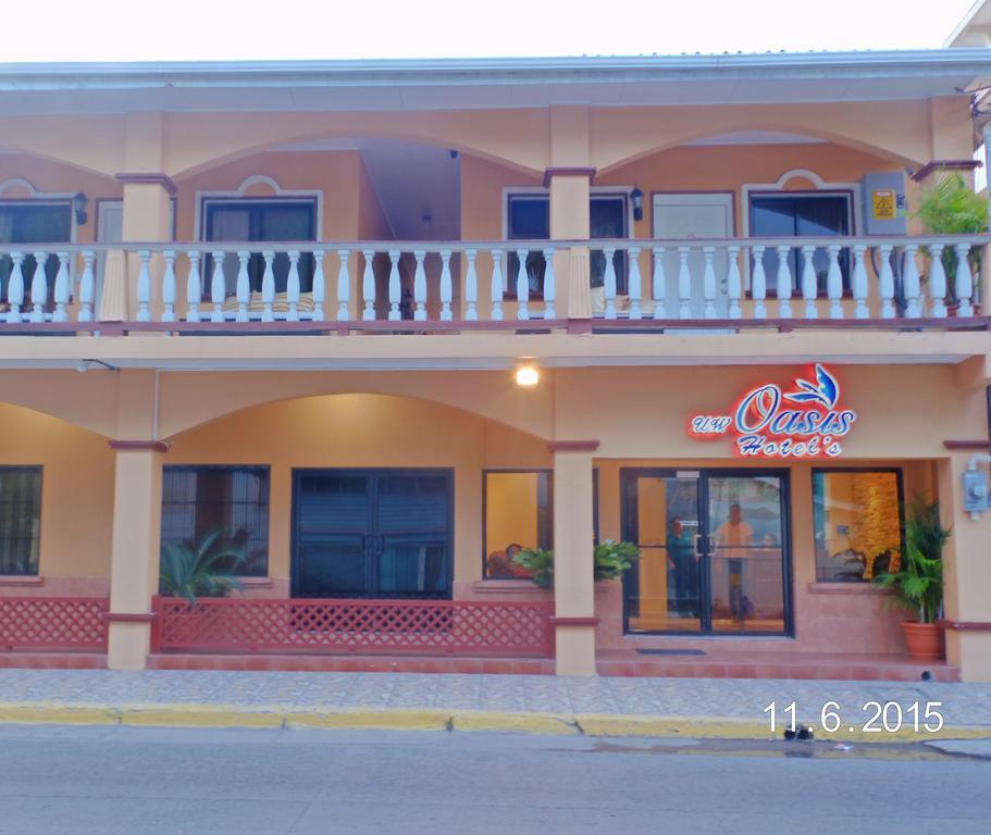 Uw Oasis Hotel La Ceiba Exteriér fotografie
