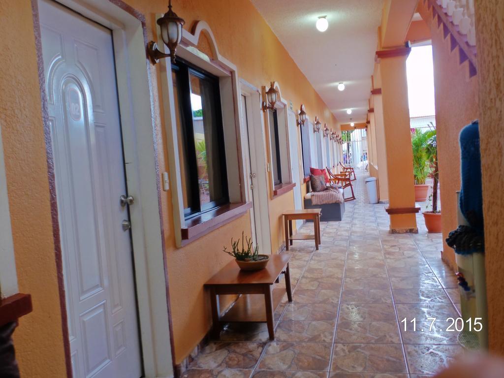 Uw Oasis Hotel La Ceiba Exteriér fotografie
