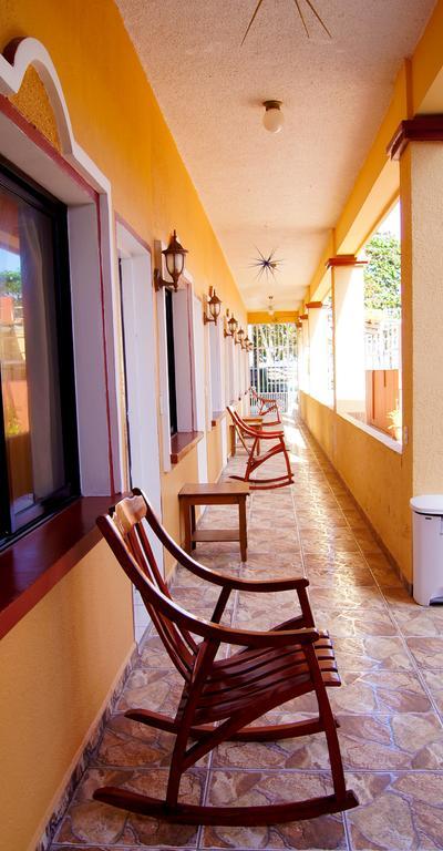 Uw Oasis Hotel La Ceiba Exteriér fotografie