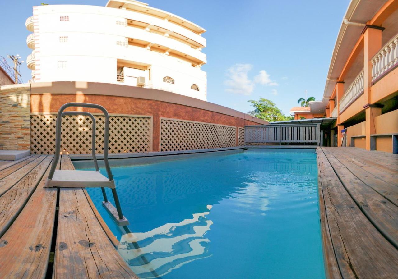 Uw Oasis Hotel La Ceiba Exteriér fotografie