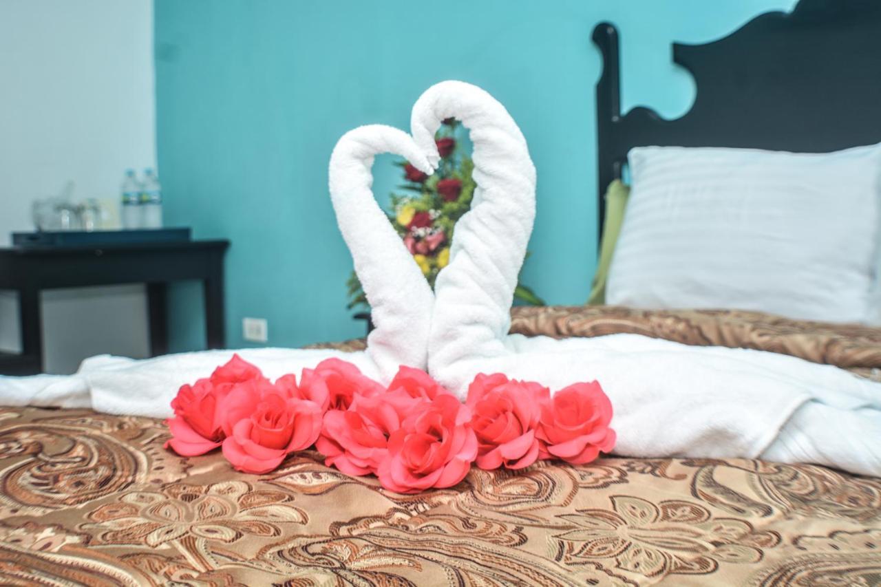 Uw Oasis Hotel La Ceiba Exteriér fotografie